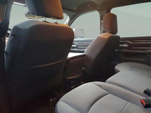 Bright White Clearcoat 2024 RAM 3500 Big Horn Crew Cab 4x4 8' Box