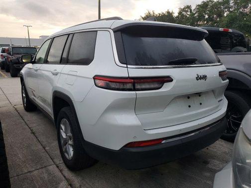 2023 Jeep Grand Cherokee L Laredo