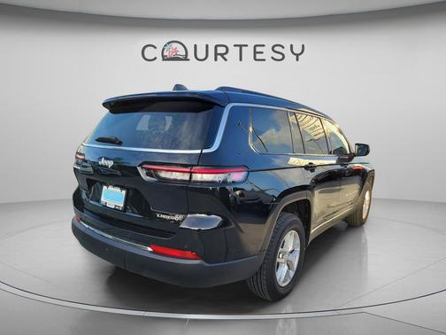 Diamond Black Crystal Pearlcoat 2025 Jeep Grand Cherokee L Laredo