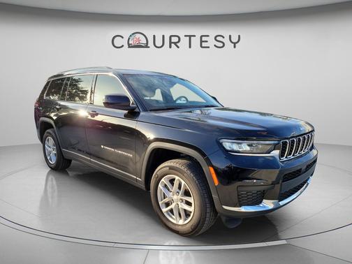 Diamond Black Crystal Pearlcoat 2025 Jeep Grand Cherokee L Laredo