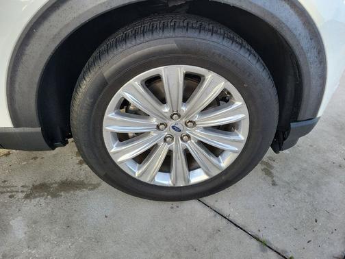 Star White Metallic Tri-Coat 2021 Ford Explorer Limited
