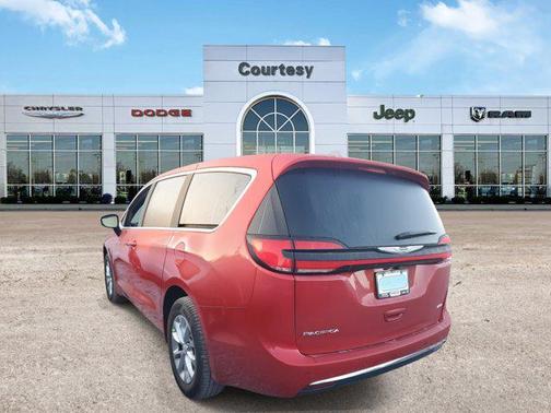 2026 Chrysler Pacifica L