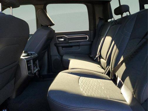 2026 RAM 2500 Big Horn Crew Cab 4x2 8' Box