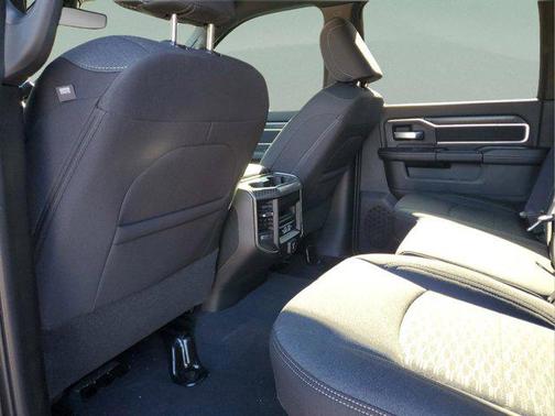 2026 RAM 2500 Big Horn Crew Cab 4x2 8' Box