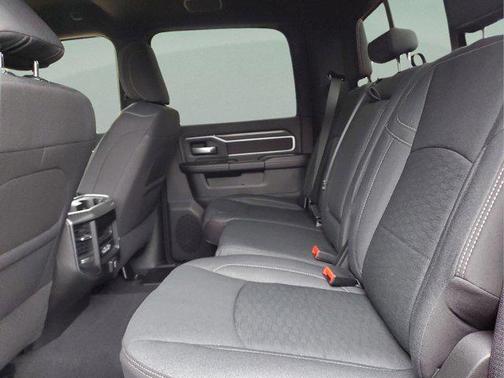 2026 RAM 2500 Big Horn Crew Cab 4x2 6'4' Box