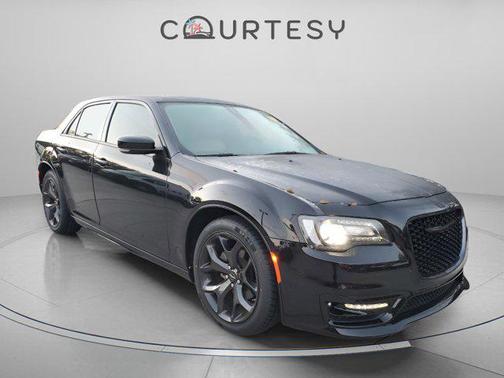 2023 Chrysler 300 Touring