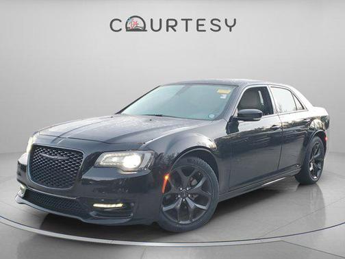 2023 Chrysler 300 Touring