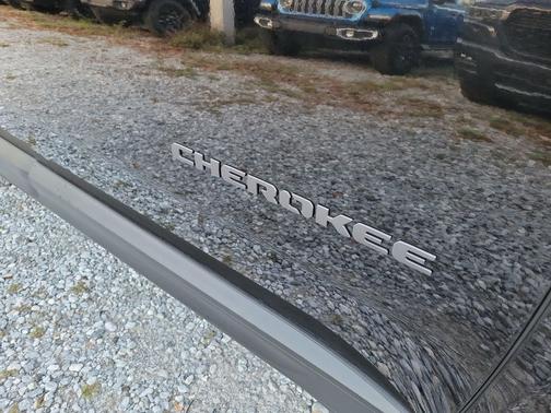 Diamond Black Crystal Pearlcoat 2026 Jeep Cherokee Limited