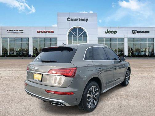 2023 Audi Q5 45 S line Premium Plus