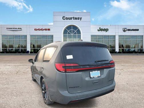 2025 Chrysler Pacifica Limited