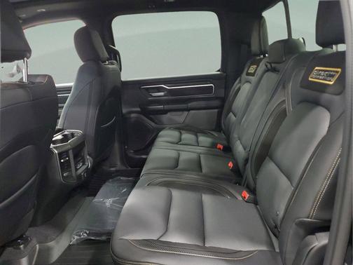 Diamond Black Crystal Pearlcoat 2026 RAM 1500 Big Horn/Lone Star