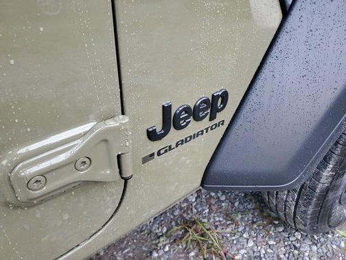 2025 Jeep Gladiator Sport