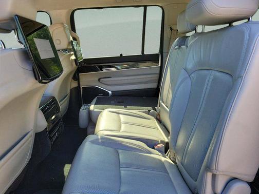 Silver Zynith 2022 Jeep Wagoneer Series I 4x4