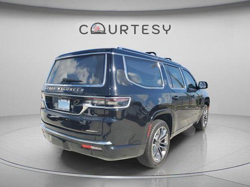 Diamond Black Crystal Pearlcoat 2022 Jeep Grand Wagoneer Series III 4x4