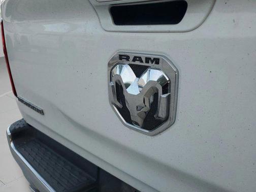 Bright White Clearcoat 2022 RAM 1500 Big Horn/Lone Star