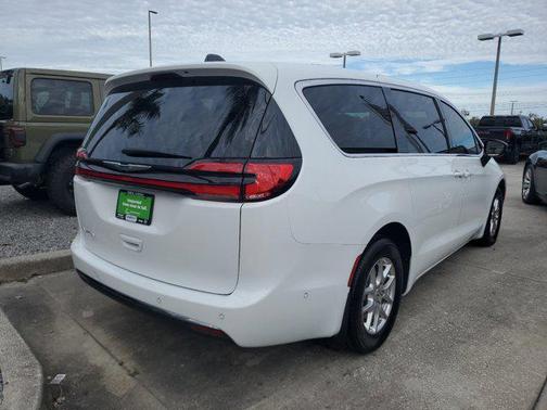 2025 Chrysler Pacifica L