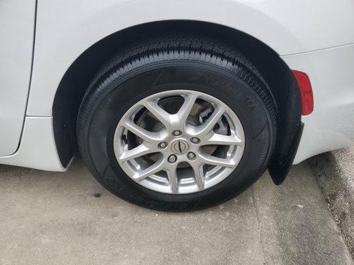 2025 Chrysler Pacifica L