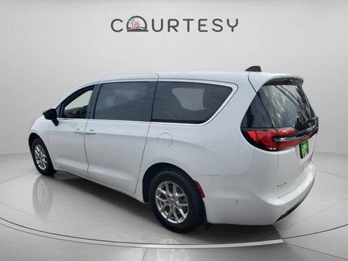 2025 Chrysler Pacifica L