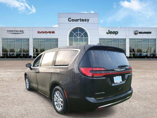 2025 Chrysler Pacifica L