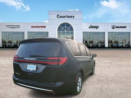 2025 Chrysler Pacifica L