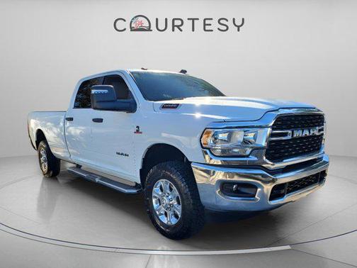 2024 RAM 3500 Big Horn Crew Cab 4x4 8' Box