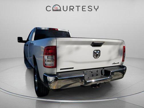 2024 RAM 3500 Big Horn Crew Cab 4x4 8' Box