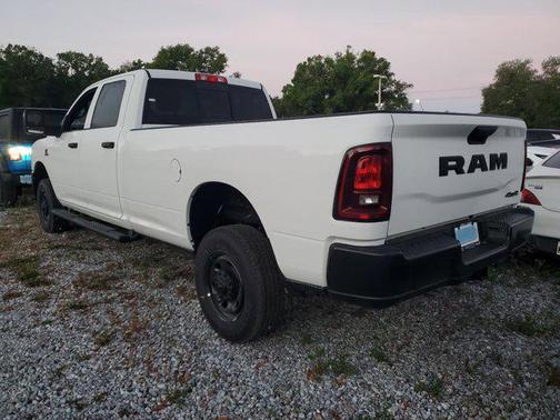 Bright White Clearcoat 2026 RAM 2500 Tradesman Crew Cab 4x4 8' Box