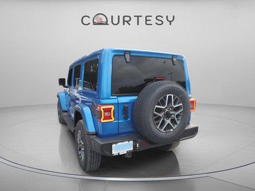 2026 Jeep Wrangler 4-Door Sahara 4x4