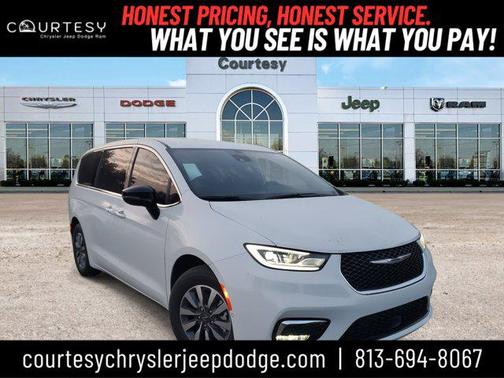 2025 Chrysler Pacifica Hybrid Select
