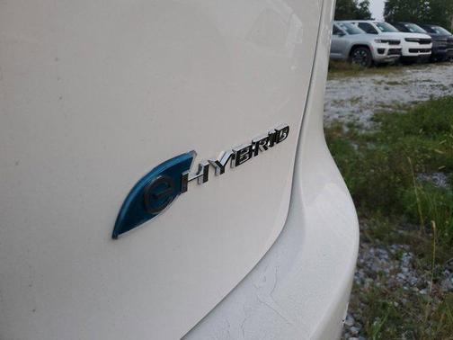 2025 Chrysler Pacifica Hybrid Select