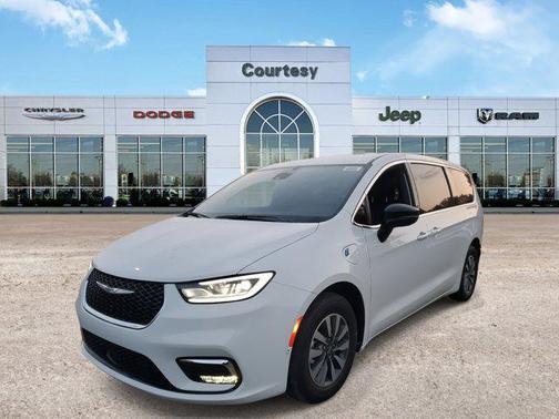 2025 Chrysler Pacifica Hybrid Select