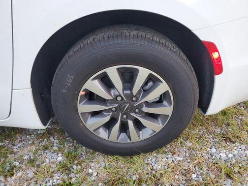 2025 Chrysler Pacifica Hybrid Select
