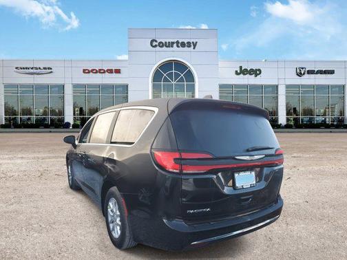 2026 Chrysler Pacifica L