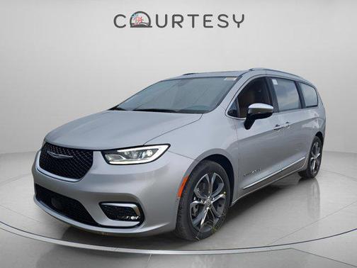 2026 Chrysler Pacifica L