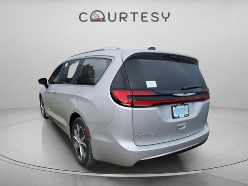 2026 Chrysler Pacifica L