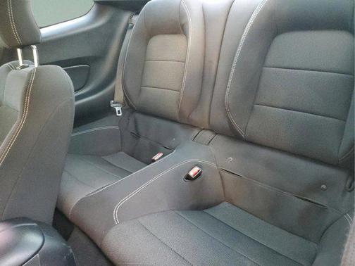 2017 Ford Mustang V6