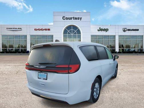 2026 Chrysler Pacifica L