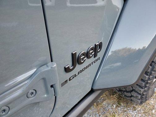 2026 Jeep Gladiator Willys 4x4