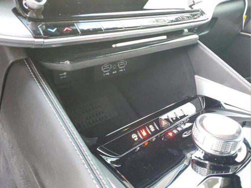 2026 Jeep Grand Wagoneer L 4x2