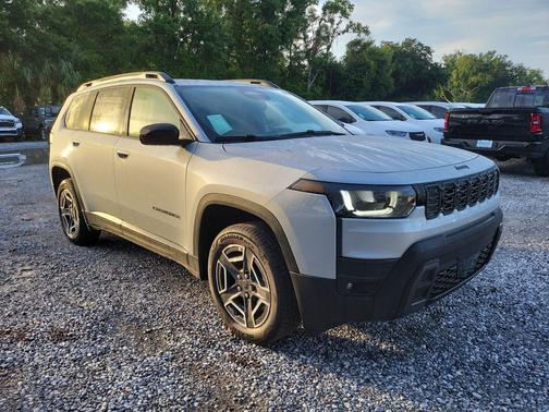 Silver Zynith Clearcoat 2026 Jeep Cherokee Laredo 4x4
