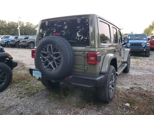 2026 Jeep Wrangler 4-Door Sahara 4x4