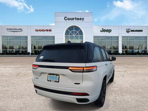 2025 Jeep Grand Cherokee Summit