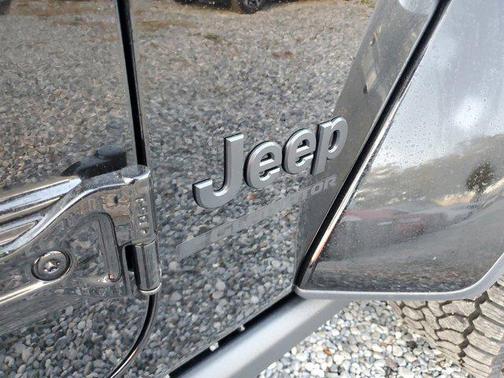 2025 Jeep Gladiator Nighthawk
