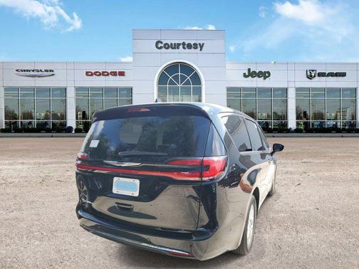 2025 Chrysler Pacifica L