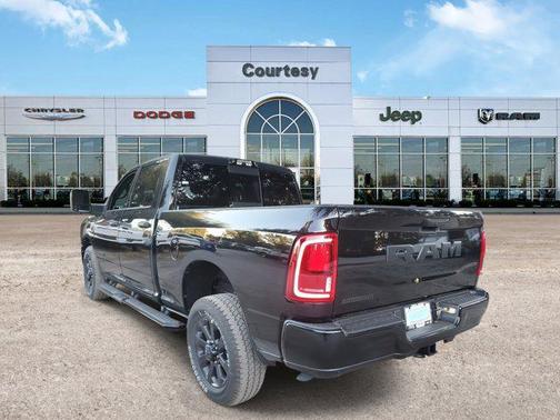 2026 RAM 2500 Big Horn Crew Cab 4x2 6'4' Box