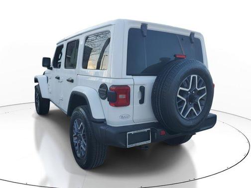 2024 Jeep Wrangler 4-Door Sahara 4x4