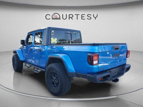 Hydro Blue Pearlcoat 2021 Jeep Gladiator Willys 4x4
