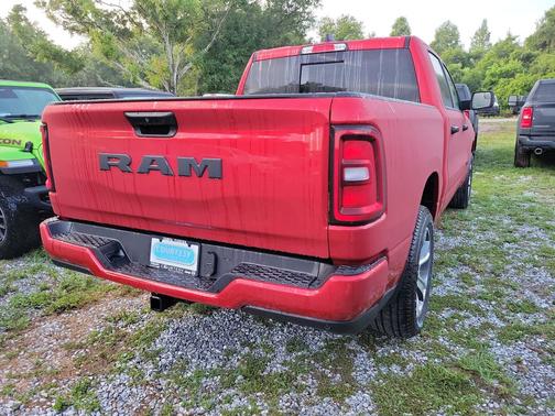Molten Red Pearlcoat 2026 RAM 1500 Express