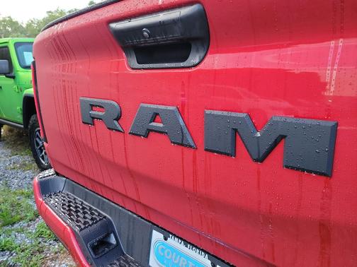 Molten Red Pearlcoat 2026 RAM 1500 Express