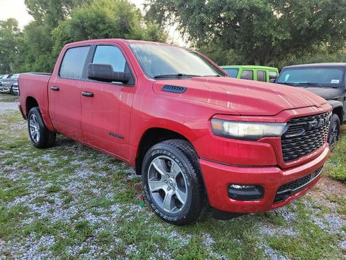 Molten Red Pearlcoat 2026 RAM 1500 Express